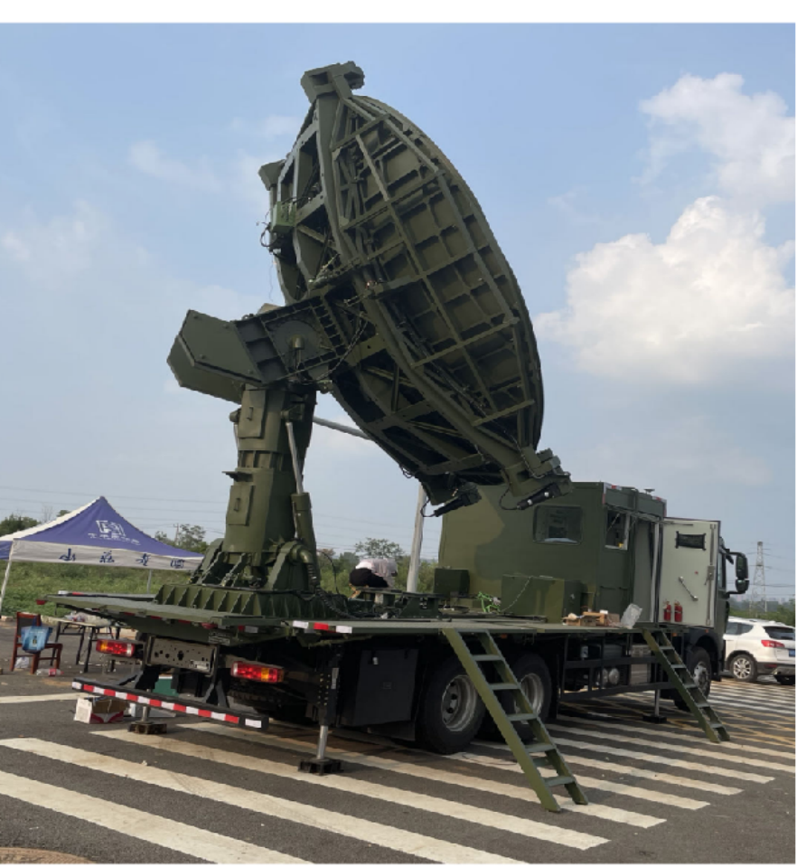 某型4.5米卫通跟踪通信车